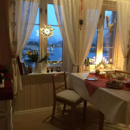 Gammelstua Seaview Lodge *