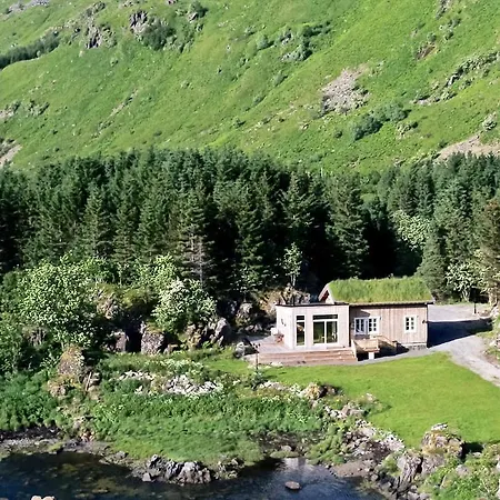 Gammelstua Seaview Lodge Valberg
